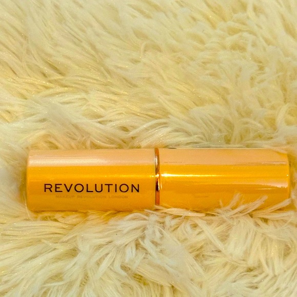 Revolution Fast Base Stick Foundation-color F12 - Picture 1 of 6